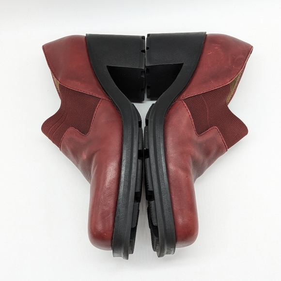 Bare Traps Wear Ever Red Leather Sidewinder Wedge Heel Slip On Loafer 6.5 - Picture 6 of 10